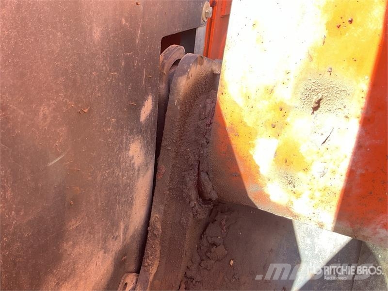 Hitachi ZX135US-5 Tracked Excavator Lánctalpas kotrók