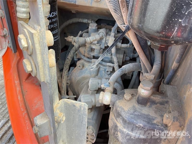 Hitachi ZX135US-5 Tracked Excavator Lánctalpas kotrók