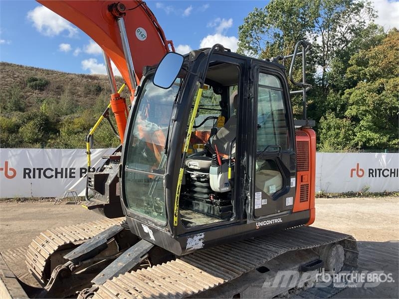 Hitachi ZX135US-5 Tracked Excavator Lánctalpas kotrók