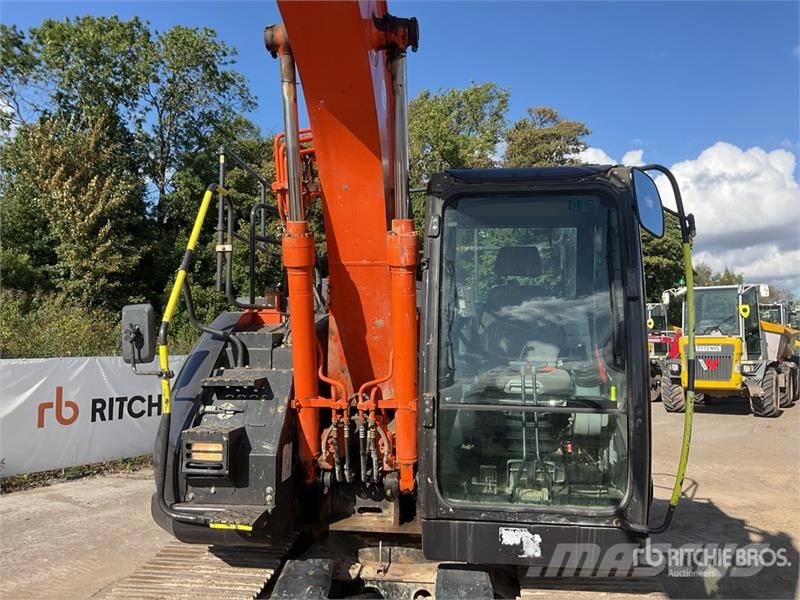 Hitachi ZX135US-5 Tracked Excavator Lánctalpas kotrók