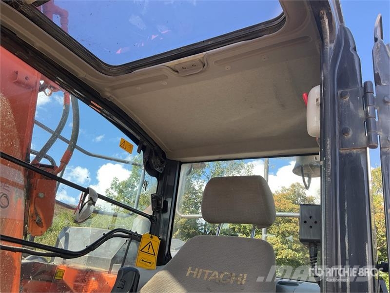 Hitachi ZX135US-5 Tracked Excavator Lánctalpas kotrók