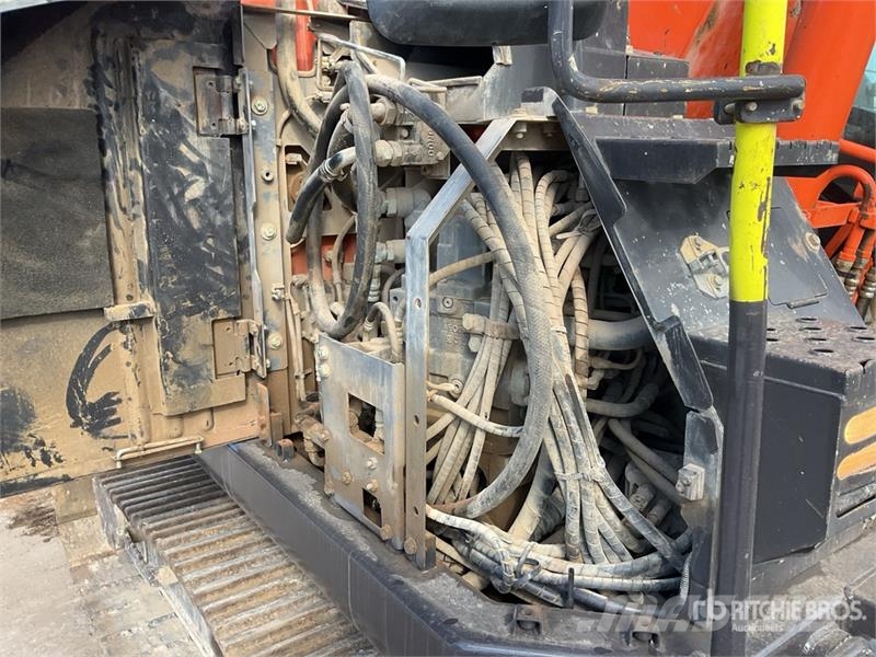 Hitachi ZX135US-5 Tracked Excavator Lánctalpas kotrók