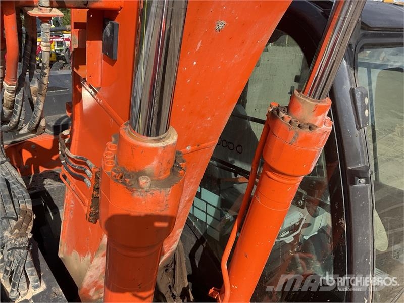 Hitachi ZX135US-5 Tracked Excavator Lánctalpas kotrók
