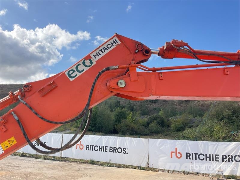 Hitachi ZX135US-5 Tracked Excavator Lánctalpas kotrók