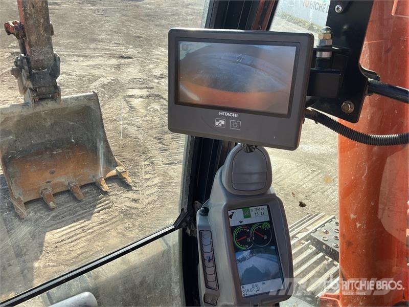 Hitachi ZX135US-5 Tracked Excavator Lánctalpas kotrók