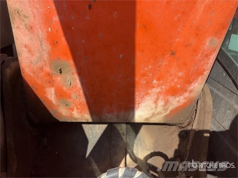 Hitachi ZX135US-5 Tracked Excavator Lánctalpas kotrók