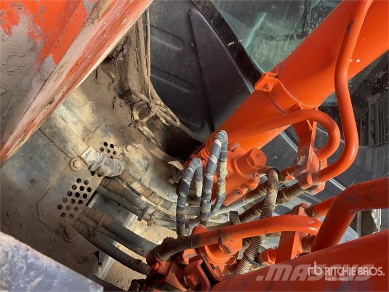 Hitachi ZX135US-5 Tracked Excavator Lánctalpas kotrók