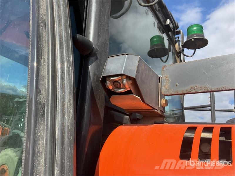 Hitachi ZX135US-5 Tracked Excavator Lánctalpas kotrók