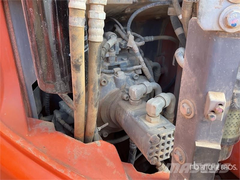 Hitachi ZX135US-5 Tracked Excavator Lánctalpas kotrók