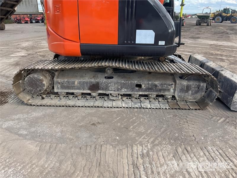 Hitachi ZX135US-5 Tracked Excavator Lánctalpas kotrók