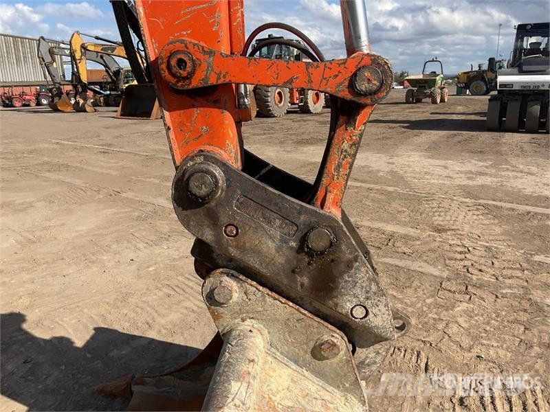 Hitachi ZX135US-5 Tracked Excavator Lánctalpas kotrók