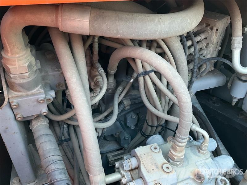 Hitachi ZX210LC-5B Tracked Excavator Gravemaskiner på larvebånd