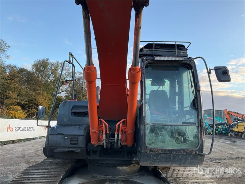 Hitachi ZX210LC-5B Tracked Excavator Gravemaskiner på larvebånd