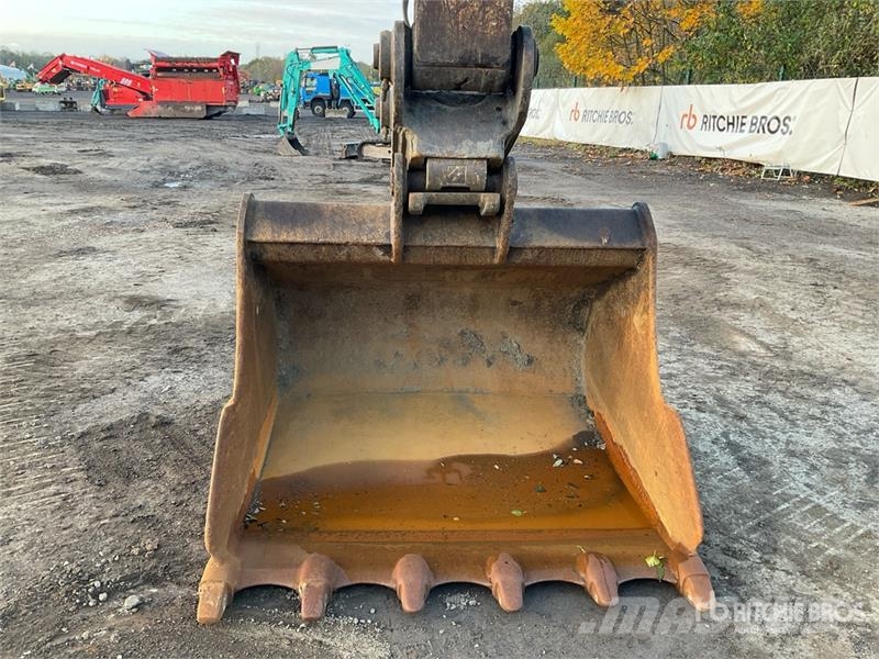 Hitachi ZX210LC-5B Tracked Excavator Gravemaskiner på larvebånd