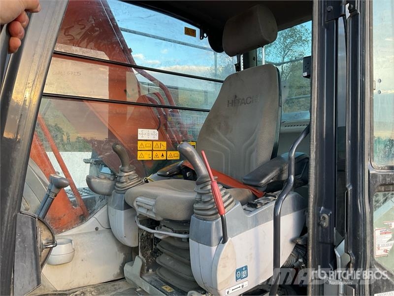Hitachi ZX210LC-5B Tracked Excavator Gravemaskiner på larvebånd