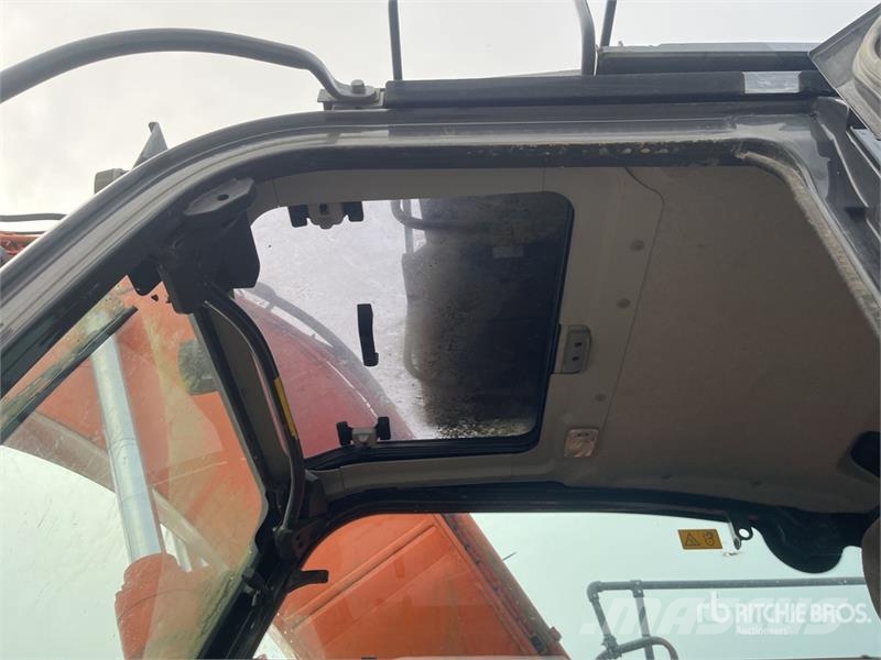 Hitachi ZX210LC-6 Tracked Excavator Gravemaskiner på larvebånd