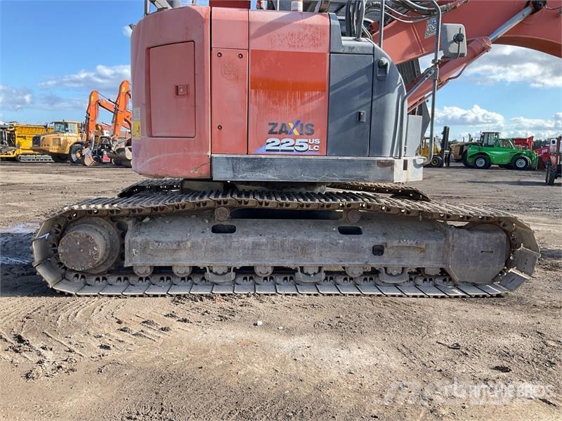 Hitachi ZX225US Crawler excavators
