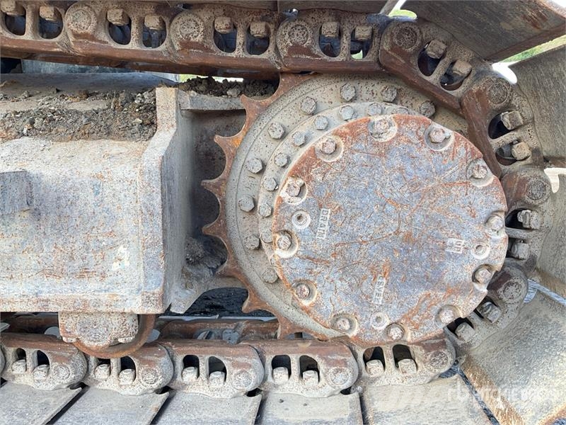 Hitachi ZX225US Crawler excavators
