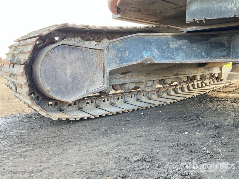 Hitachi ZX225US Crawler excavators