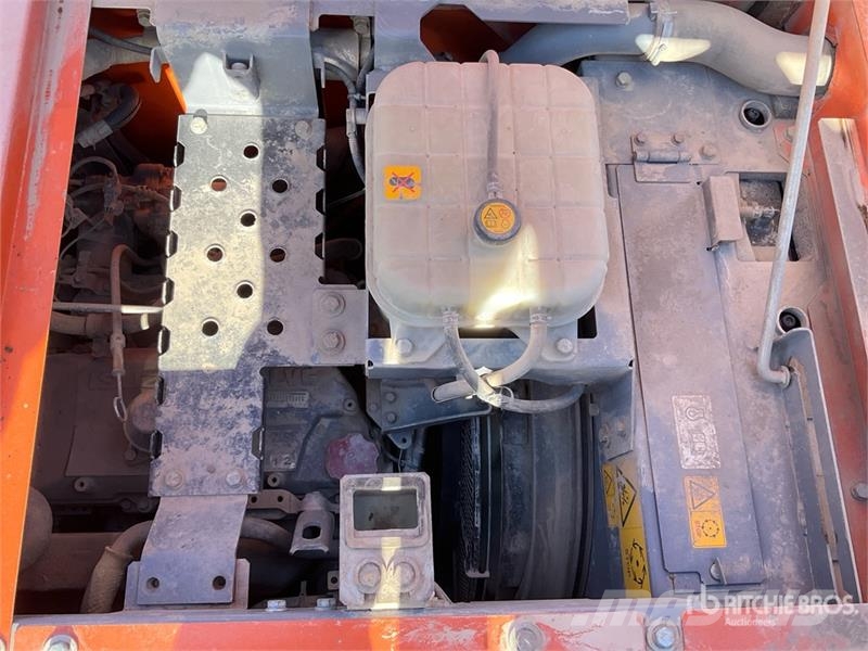 Hitachi ZX225US Crawler excavators