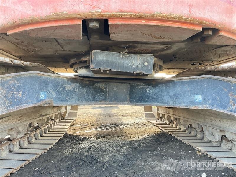Hitachi ZX225US Crawler excavators