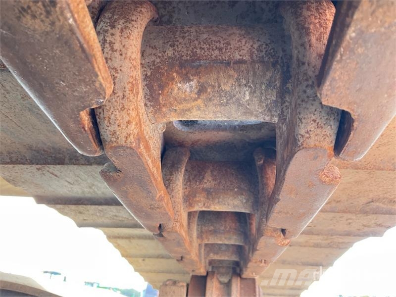 Hitachi ZX225US Crawler excavators