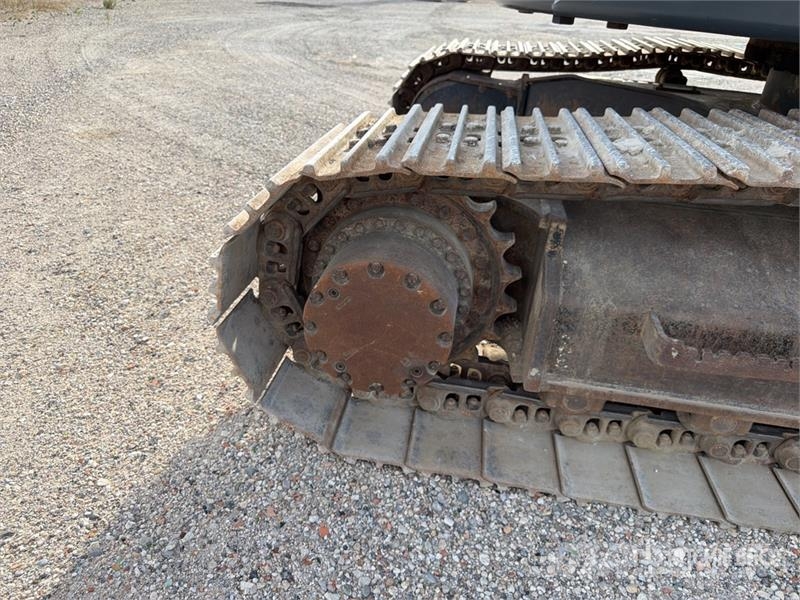 Hitachi ZX225USLC-5B Kāpurķēžu ekskavatori