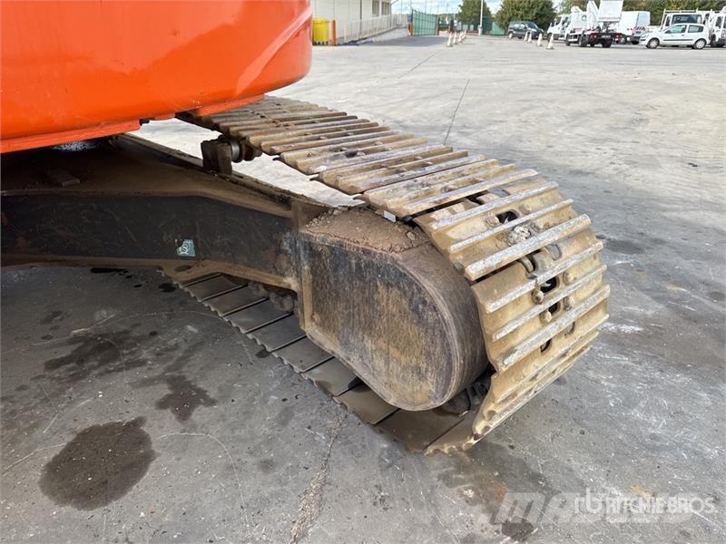 Hitachi ZX225USLC-6 Escavatori cingolati