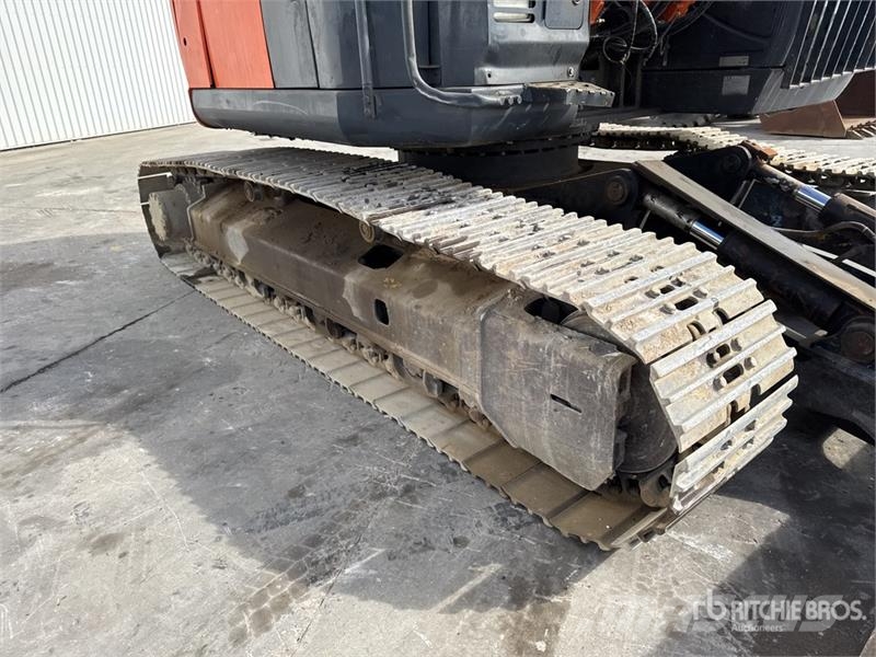 Hitachi ZX225USLC-6 Escavatori cingolati