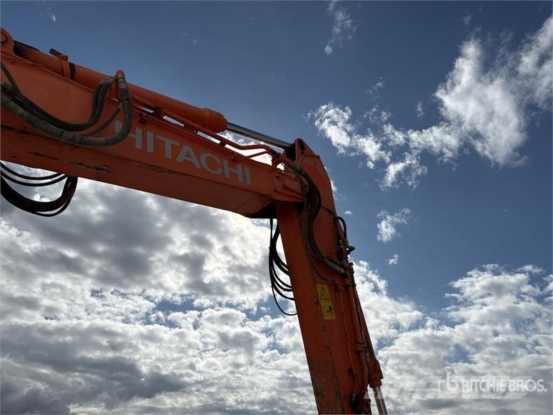 Hitachi ZX225USLC-6 Escavatori cingolati
