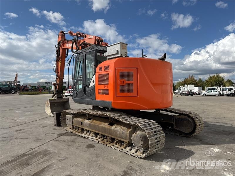 Hitachi ZX225USLC-6 Escavatori cingolati