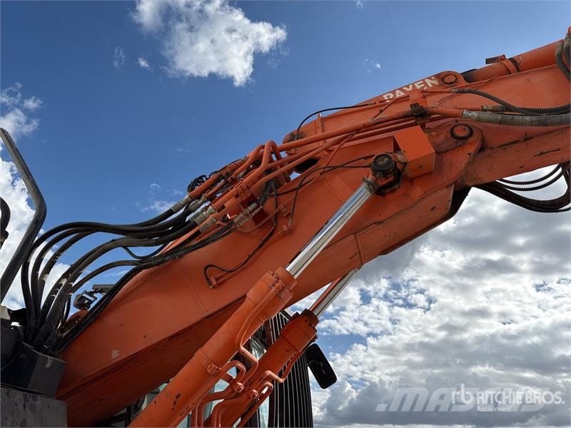 Hitachi ZX225USLC-6 Escavatori cingolati