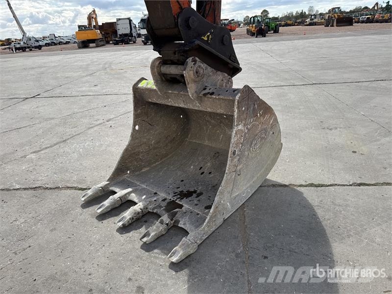 Hitachi ZX225USLC-6 Escavatori cingolati