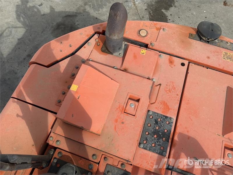 Hitachi ZX225USLC-6 Escavatori cingolati