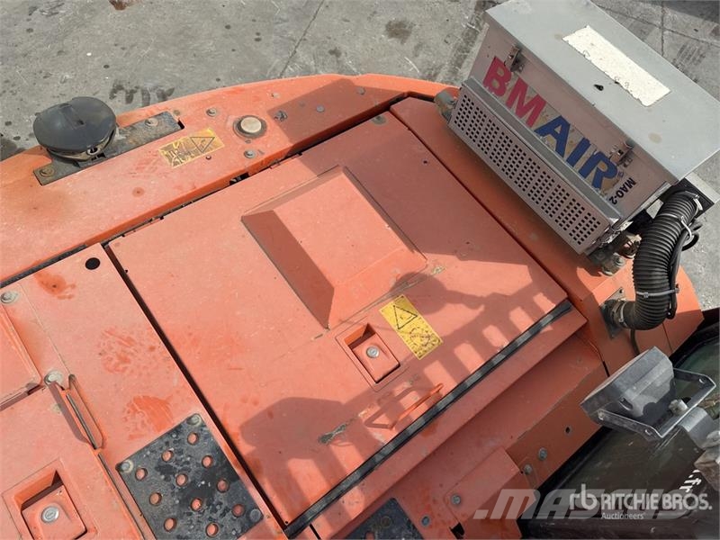 Hitachi ZX225USLC-6 Escavatori cingolati