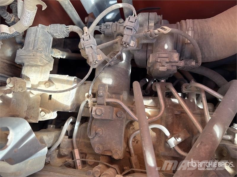 Hitachi ZX225USLC-6 Escavatori cingolati
