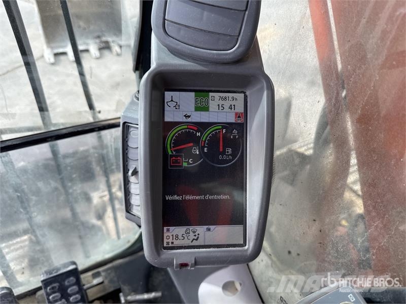 Hitachi ZX225USLC-6 Escavatori cingolati