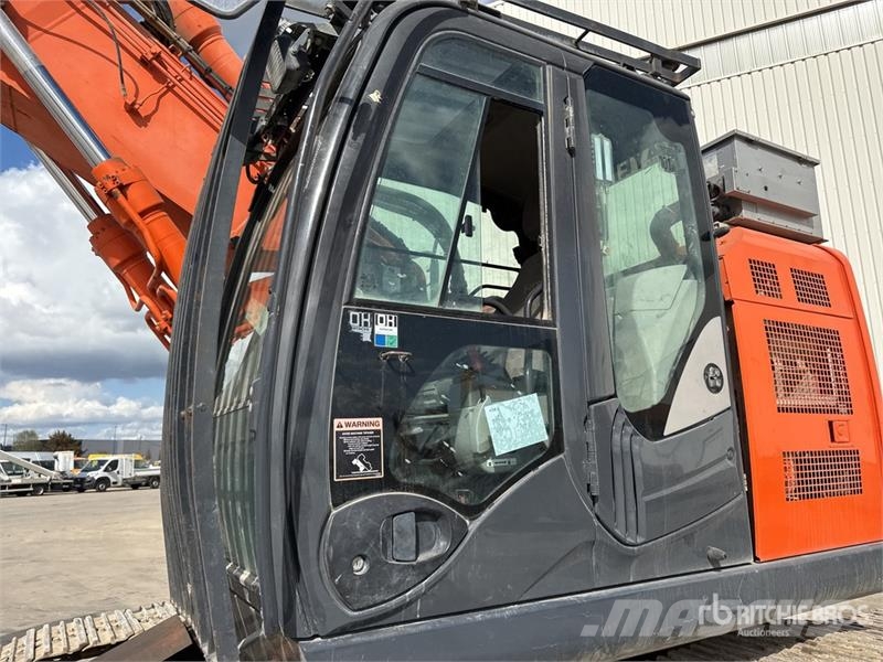Hitachi ZX225USLC-6 Escavatori cingolati