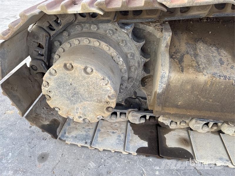 Hitachi ZX225USLC-6 Escavatori cingolati