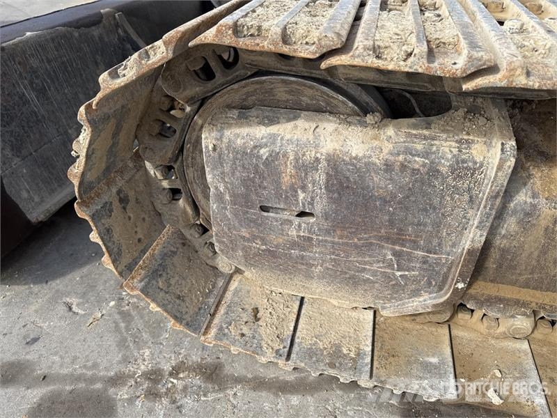 Hitachi ZX225USLC-6 Escavatori cingolati
