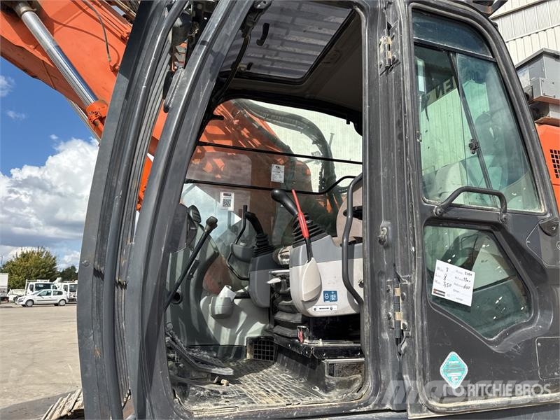 Hitachi ZX225USLC-6 Escavatori cingolati