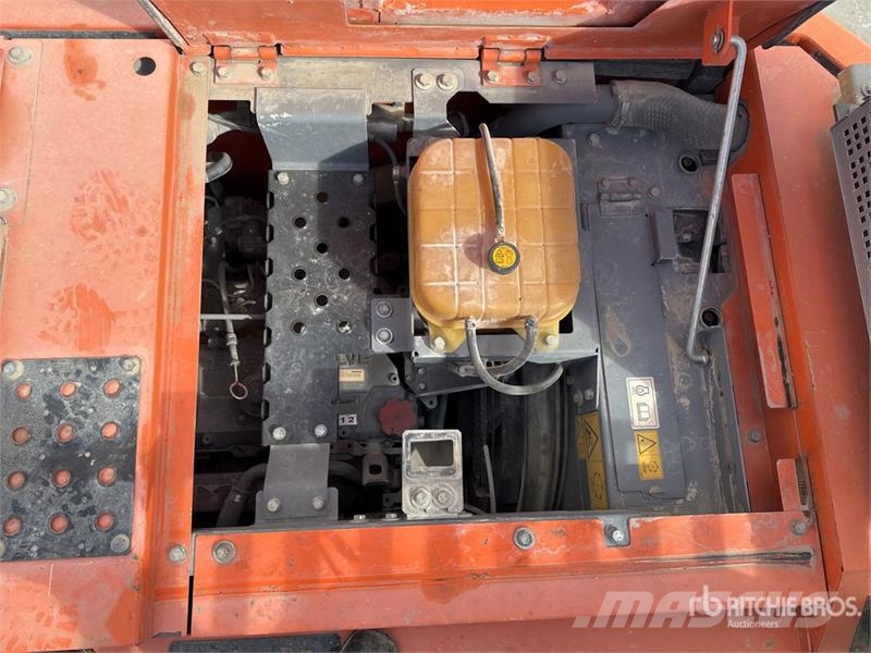 Hitachi ZX225USLC-6 Escavatori cingolati