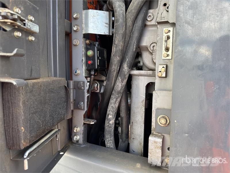 Hitachi ZX225USLC-6 Escavatori cingolati