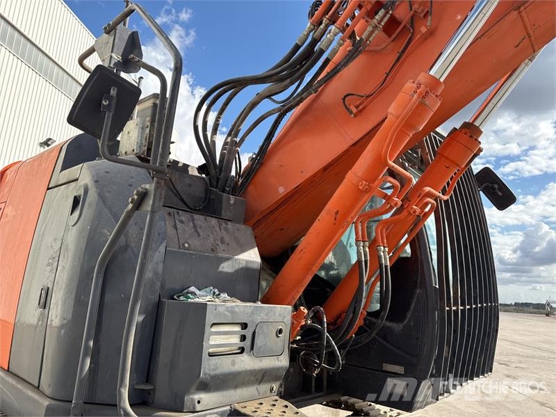 Hitachi ZX225USLC-6 Escavatori cingolati