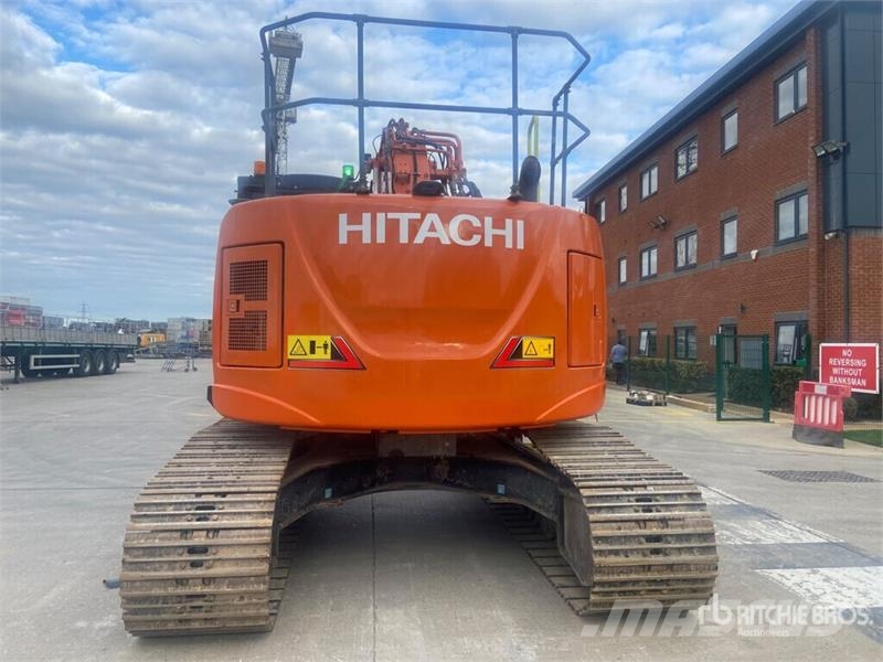 Hitachi ZX225USLC-7 Tracked Excavator Kāpurķēžu ekskavatori