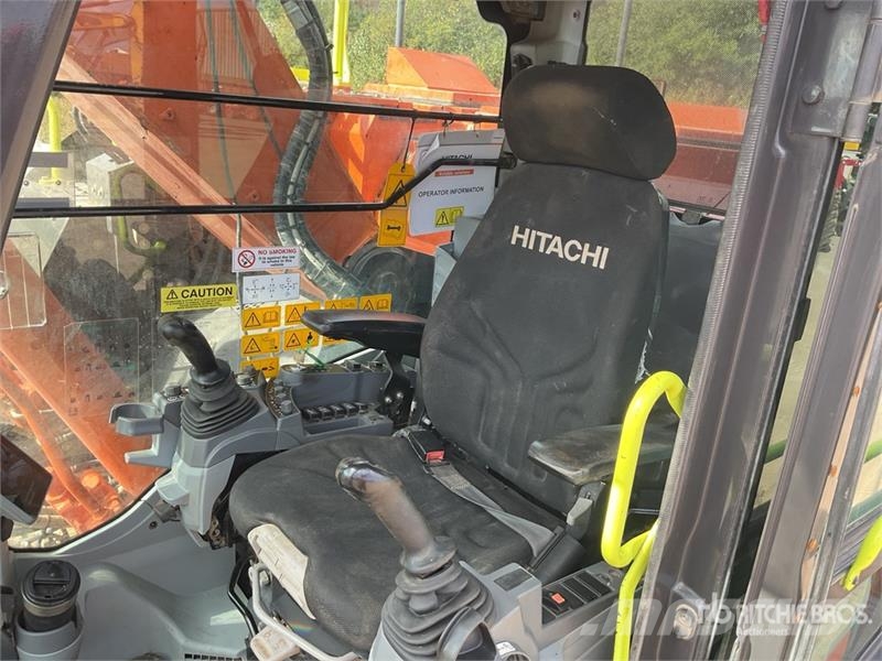 Hitachi ZX225USLC-7 Tracked Excavator Bageri gusjeničari