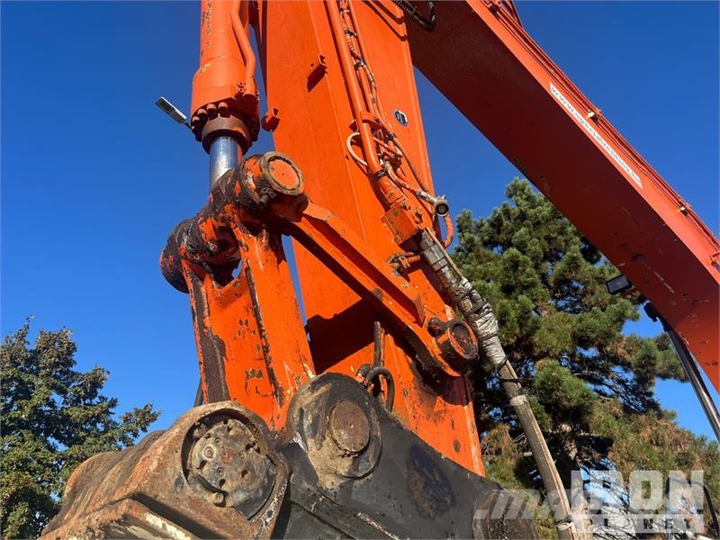 Hitachi ZX250LCN-3 Tracked Excavator حفارات زحافة