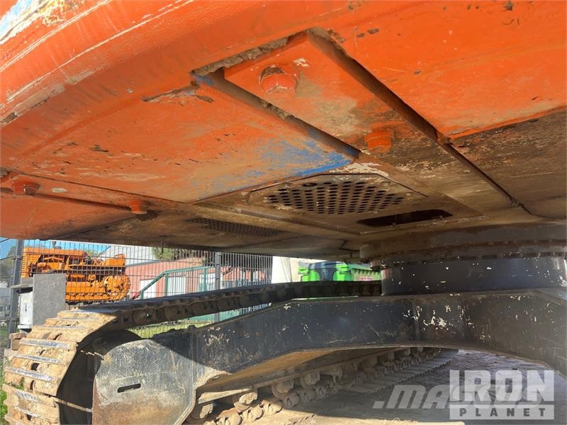 Hitachi ZX250LCN-3 Tracked Excavator حفارات زحافة