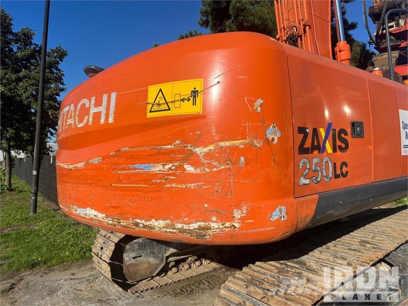 Hitachi ZX250LCN-3 Tracked Excavator حفارات زحافة