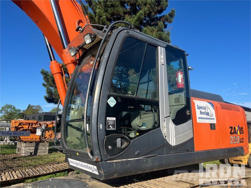 Hitachi ZX250LCN-3 Tracked Excavator حفارات زحافة